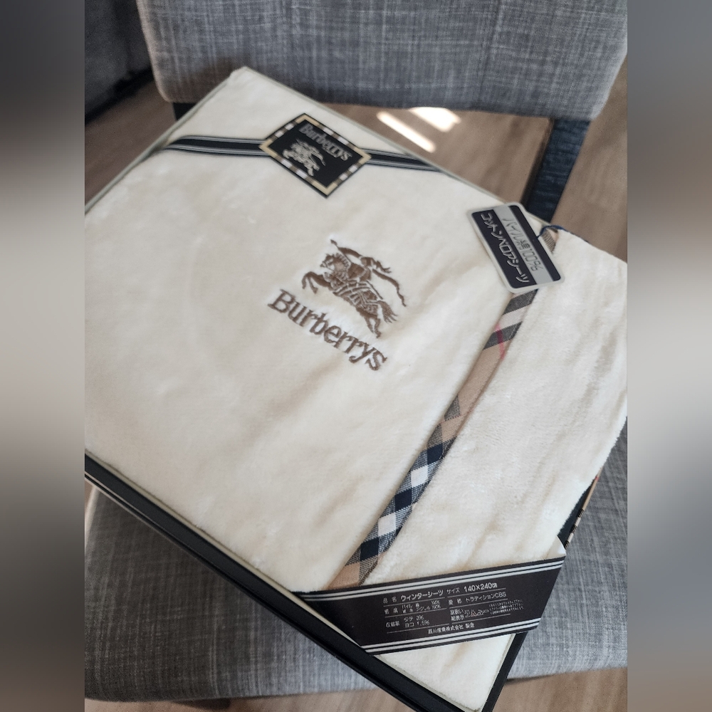 Authentic Burberry London Ivory Blanket with Plaid Trim